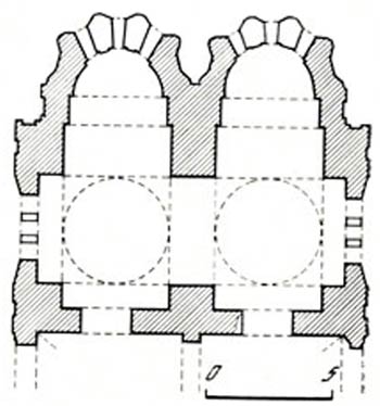 Византийская архитектура. Церковь в Учайяке.  XI в. План