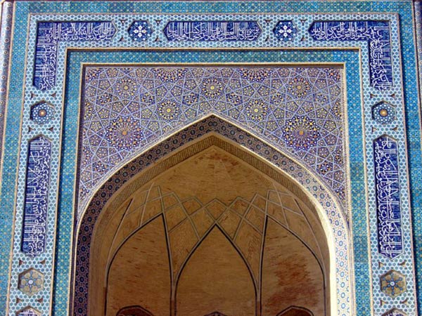 Пои Калян в Бухаре: Мечеть Калян. Главный портал