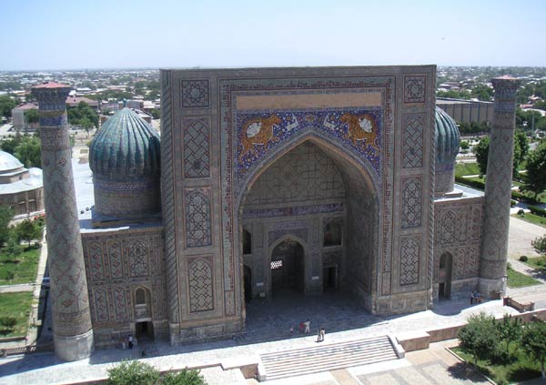 Площадь Регистан в Самарканде: Медресе Шер-дор