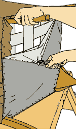 Удаление старого обивочного покрытия: Снятие противопылевого покрытия из льняного батиста