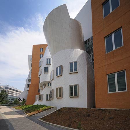 Фрэнк Гери (Frank Gehry): Ray and Maria Stata Center, Massachusetts Institute of Technology, Cambridge, Massachusetts, USA, 2004