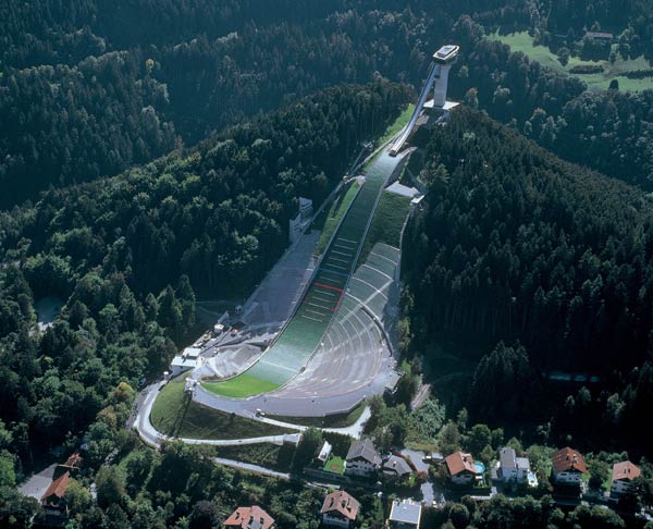 Заха Хадид (Zaha Hadid Architects): Bergisel Ski Jump, Innsbruck, Austria (Лыжный трамплин Bergisel, Инсбрук, Австрия), 1999—2002