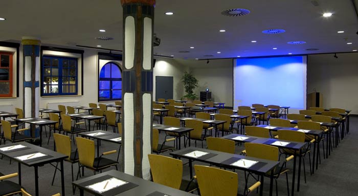 Фриденсрайх Хундертвассер. Friedensreich Hundertwasser: Отель и оздоровительный центр на термальных источниках Rogner Bad Blumau, Бад-Блумау, Австрия (Hot Springs Village Bad Blumau; Thermendorf Blumau, Styria, Austria) 1993—1997