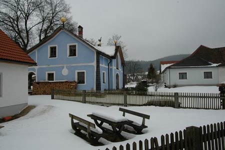 Фриденсрайх Хундертвассер. Friedensreich Hundertwasser: Деревенский музей, Ройтен, Австрия (Roiten Dorfmuseum) 1987—1988