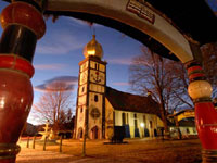 Фриденсрайх Хундертвассер. Friedensreich Hundertwasser. Церковь Святой Барбары, Бернбах, Австрия (St. Barbara Kirche Bärnbach, Styria) 1987—1988