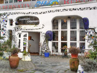 Фриденсрайх Хундертвассер. Friedensreich Hundertwasser. Кафе Ottensen в Гамбурге,  Германия (Café in Hamburg Ottensen) 1998—2000