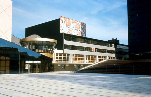 Рем Колхас (Rem Koolhaas)/ OMA: Netherlands Dance Theater, The Hague, Netherlands (Нидерландский театр танца, Гаага), 1987 — 88