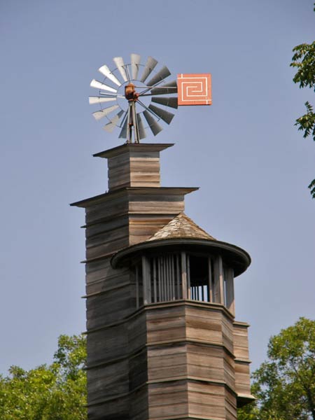Фрэнк Ллойд Райт (Frank Lloyd Wright): Romeo and Juliet Windmill, Spring Green, Wisconsin (Башня ветряной мельницы «Ромео и Джульетта» Хиллсайдской школы, Спринг-Грин, Висконсин), 1896; пререстроен в 1938