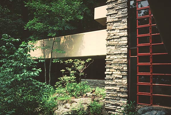 Органическая архитектура: Фрэнк Ллойд Райт (Frank Lloyd Wright): Fallingwater (Edgar J. Kaufmann Sr. Residence), Bear Run, Pennsylvania («Дом у водопада» Эдгара Дж. Кауфманна, Милл-Ран, Пенсильвания),  1935—1938