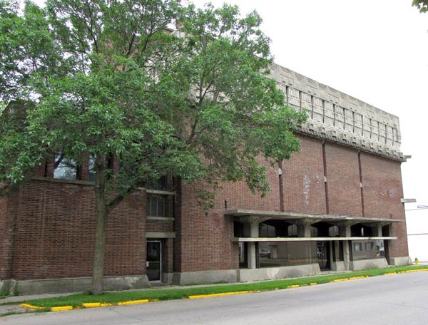 Фрэнк Ллойд Райт (Frank Lloyd Wright): A. D. German Warehouse, Richland Center, Wisconsin (Складские помещения А.Д. Германа, Ричленд-Центр, Висконсин), 1915—1921
