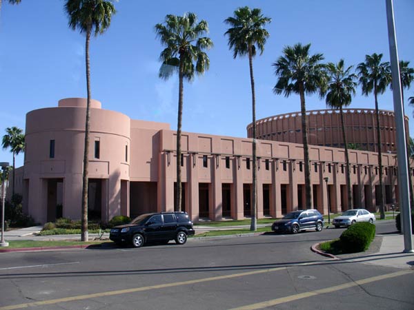 Фрэнк Ллойд Райт (Frank Lloyd Wright): The Grady Gammage Memorial Auditorium, Tempe, Arizona (Мемориальный зал Грэйди-Гэммидж, Государственный университет, Темп, Аризона), 1959