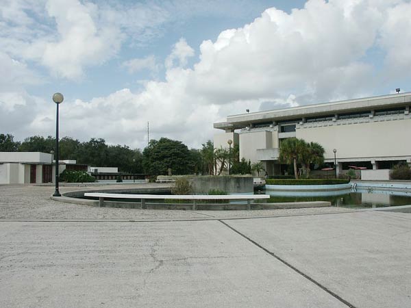 Фрэнк Ллойд Райт (Frank Lloyd Wright): J. Edgar Wall Water Dome, Lakeland, Florida (Пруд, Флоридский Саузен-колледж, Лейкленд, Флорида), 1948—1949 (проект Child of the Sun)