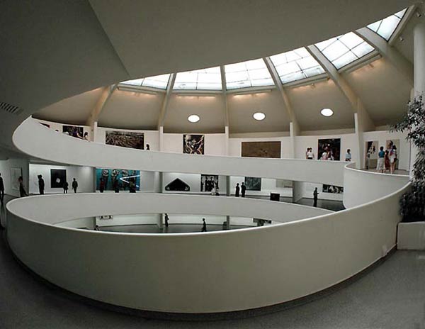 Органическая архитектура: Фрэнк Ллойд Райт (Frank Lloyd Wright): Solomon R. Guggenheim Museum, New York (Музей Соломона Р. Гуггенхайма, Нью-Йорк), 1943—1959