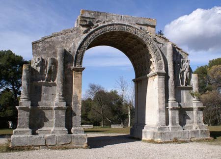 Триумфальная арка около St. Remy