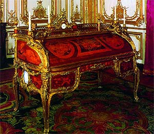 Французская мебель. «Bureau du Roi», письменный стол короля Людовика XV. Жан-Франсуа Эбен и Жан-Анри Ризенер, 1760 – 1769