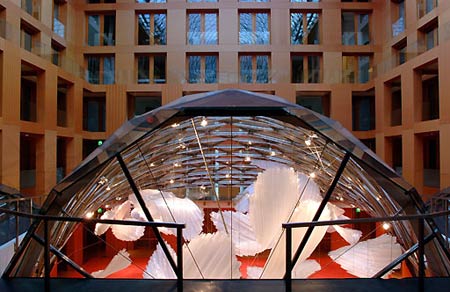 Фрэнк Гери (Frank Gehry): DZ Bank building (Здание DZ Bank в Берлине), Pariser Platz 3, Berlin, Germany, 2000
