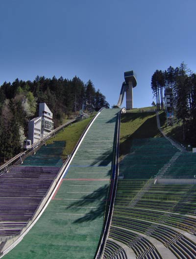 Заха Хадид (Zaha Hadid Architects): Bergisel Ski Jump, Innsbruck, Austria (Лыжный трамплин Bergisel, Инсбрук, Австрия), 1999—2002