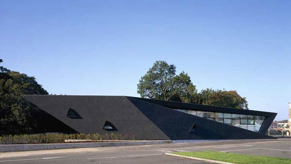 Заха Хадид (Zaha Hadid Architects): Maggie's Fife at the Victoria Hospital, Kirkaldy, Scotland, UK, 2001—2006
