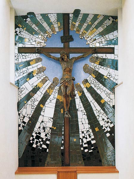 Фриденсрайх Хундертвассер. Friedensreich Hundertwasser: Церковь Святой Барбары, Бернбах, Австрия (St. Barbara Kirche Bärnbach, Styria) 1987—1988
