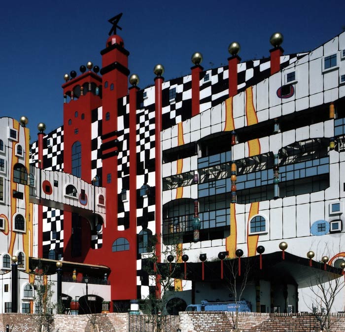 Фриденсрайх Хундертвассер. Friedensreich Hundertwasser: Завод по сжиганию мусора MOP, Осака, Япония (MOP Maishima Incineration Plant, Osaka) 1997—2000