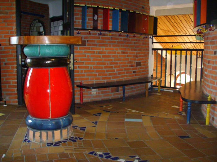 Фриденсрайх Хундертвассер. Friedensreich Hundertwasser: Детский сад Хеддернхайм, Франкфурт-на-Майне, Германия (Kindergarten Heddernheim, Frankfurt) 1988—1995