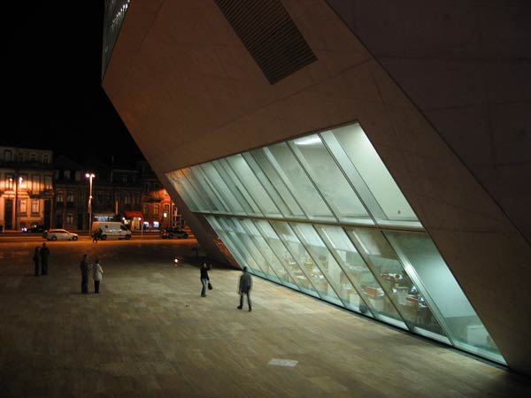 Рем Колхас (Rem Koolhaas)/ OMA: Casa da Musica, Porto, Portugal (Дом Музыки, Порто, Португалия), 2001 — 2006