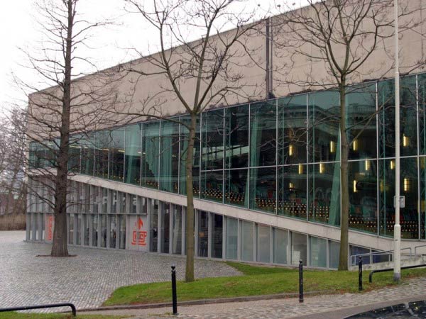 Рем Колхас (Rem Koolhaas)/ OMA: Kunsthal, Rotterdam, Netherlands (Выставочный зал Кунстхал, Роттердам, Нидерланды), 1992 — 93