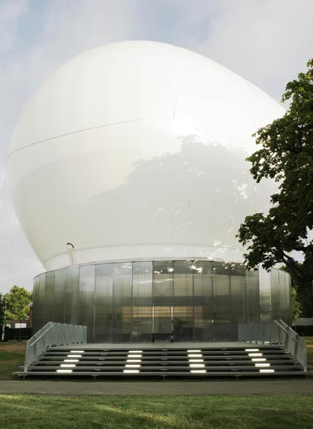 Рем Колхас (Rem Koolhaas)/ OMA: Serpentine Gallery Pavillion, Designed by Rem Koolhaas and Cecil Balmond, Kensington Gardens, London, 13 July – 15 October 2006