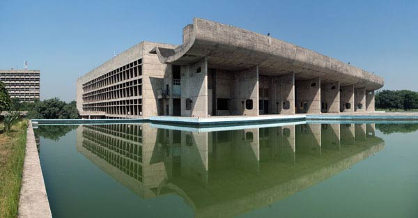 Ле Корбюзье. Le Corbusier. Здание Ассамблеи (Palace of Assembly). Чандигарх (Chandigarh) — новая столица штата Пенджаб, Индия. 1951-1962