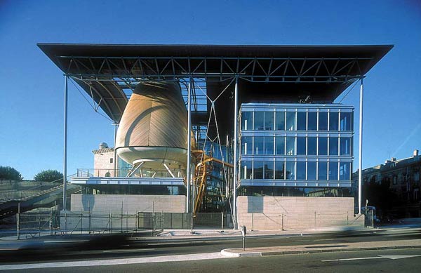 Ричард Роджерс (Richard Rogers): Bordeaux Law Courts, Bordeaux, France (Дворц Правосудия, Бордо, Франция), 1992—1998