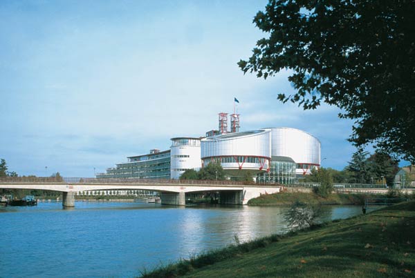 Ричард Роджерс (Richard Rogers): European Court of Human Rights, Strasbourg, France (Европейский суд по правам человека в Страсбурге), 1989—1995