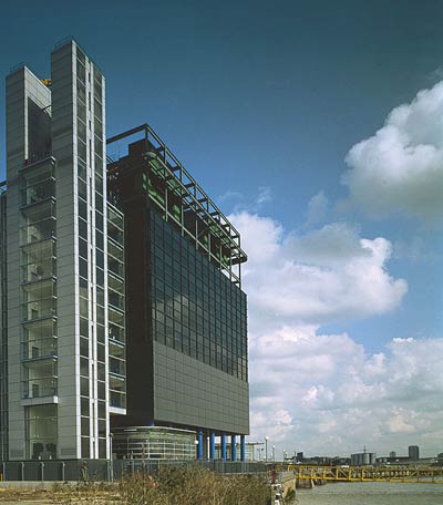 Ричард Роджерс (Richard Rogers): Reuters Data Centre, London, England, UK (офисное здание), 1987—1992
