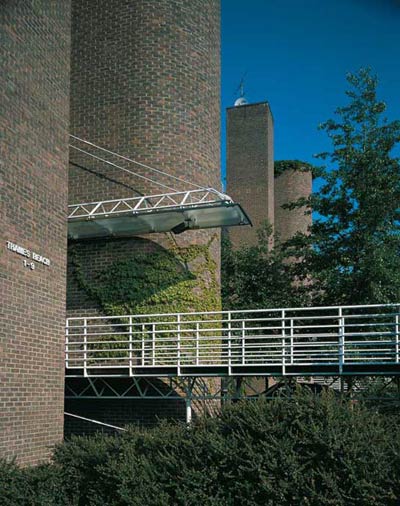 Ричард Роджерс (Richard Rogers): Thames Reach Housing, London, England, UK (Резиденция Таймс), 1984—1987