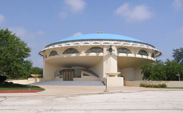 Фрэнк Ллойд Райт (Frank Lloyd Wright): Annunciation Greek Orthodox Church, Milwaukee, Wisconsin (Греческая православная церковь Благовещения, Вауватоза, Висконсин), 1956—1961