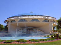 Фрэнк Ллойд Райт (Frank Lloyd Wright): Annunciation Greek Orthodox Church, Milwaukee, Wisconsin (Греческая православная церковь Благовещения, Вауватоза, Висконсин), 1956—1961