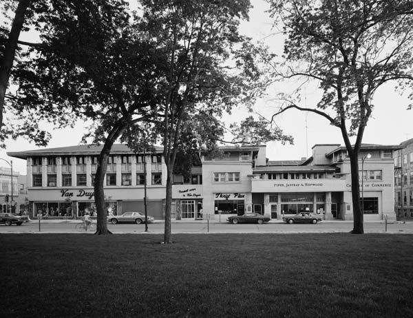 Фрэнк Ллойд Райт (Frank Lloyd Wright): City National Bank Building and Park Inn Hotel, Mason City, Iowa (Городской национальный банк и отель, Мейсон-Сити, Айова), 1909—1910
