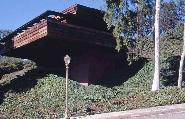 Фрэнк Ллойд Райт (Frank Lloyd Wright): George D. Sturges House, Brentwood Heights, California (Дом Джорджа Стергеса, Брентвуд-Хайтс, Калифорния), 1939