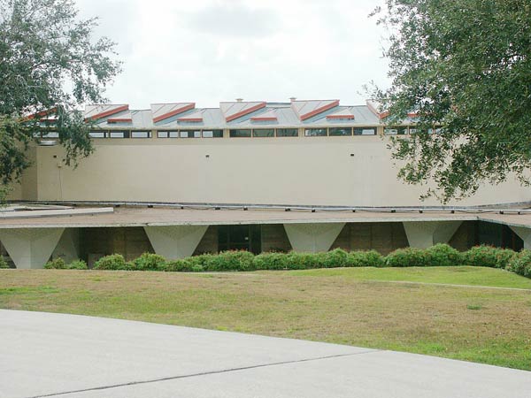 Фрэнк Ллойд Райт (Frank Lloyd Wright): E. T. Roux Library, Lakeland, Florida (Библиотека «Roux Library», Флоридский Саузен-колледж, Лейкленд, Флорида), 1941—1946 (проект Child of the Sun)