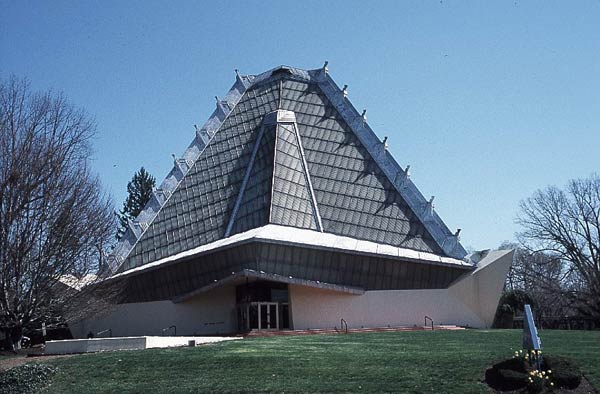 Фрэнк Ллойд Райт (Frank Lloyd Wright): Beth Sholom Synagogue, Elkins Park, Pennsylvania (Синагога «Бет Шолом», Элкинс-Парк, Пенсильвания), 1954—1959
